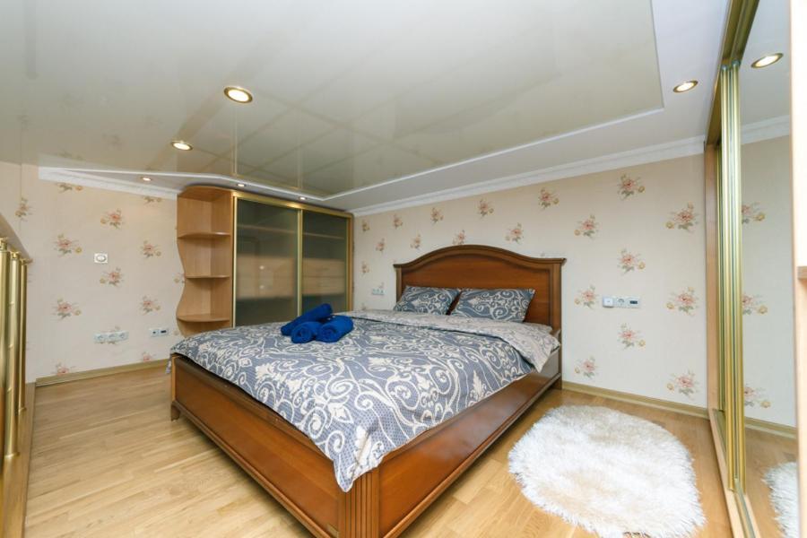 Stylish Two-Level Flat 2 Min From Khreschatyk Kiev Exterior foto